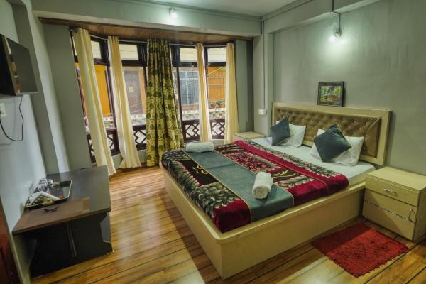 Wander pine homestay, Varaa  Darjeeling 