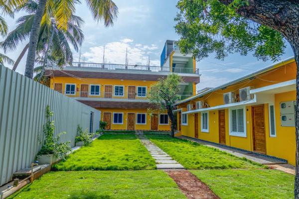 Le Pon Villa, Varaa  Hotellit Tamil Nadu uima-altaalla, Uima-allas