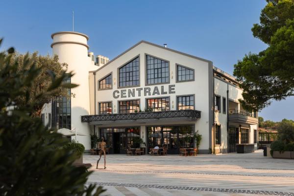 Centrale Lustica Bay by Angsana, Varaa Hotelli Radovici Luštica, lähellä Almara Beach