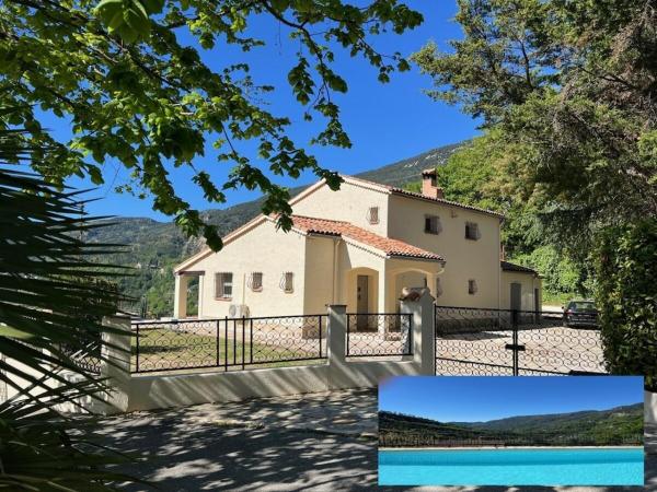 Villa in COARAZE with swimming pool, Varaa  Coaraze Ranska