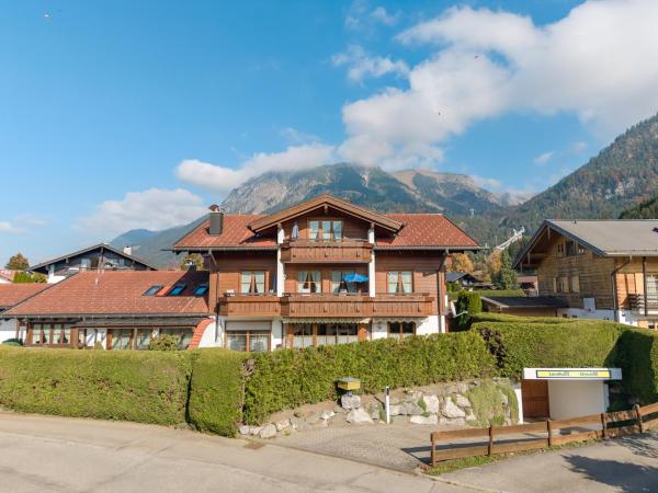 Landhaus Christine, Varaa  Baijeri hotellit, joissa on pysäköinti, Pysäköinti