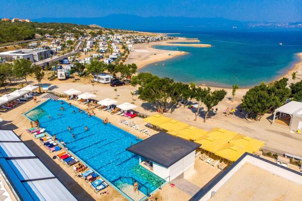 Mobilehomes in Omisalj - Insel Krk 40194, Varaa  Kvarner Islands hotellit, joissa on uima-allas, Uima-allas