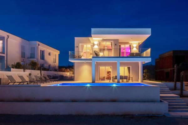 Villa Neoma, Varaa  Linardići 