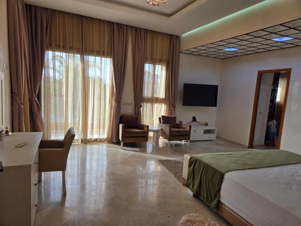 Villa targa prestige, Varaa  Hotellit Marrakech-Tensift-Haouz pysäköinnillä, Pysäköinti