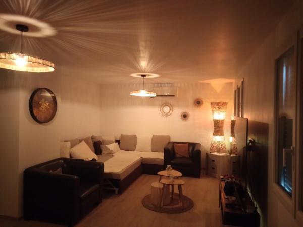 chambre chez lhabitant Villa millet, Varaa  Hotellit Montelimar pysäköinnillä, Pysäköinti