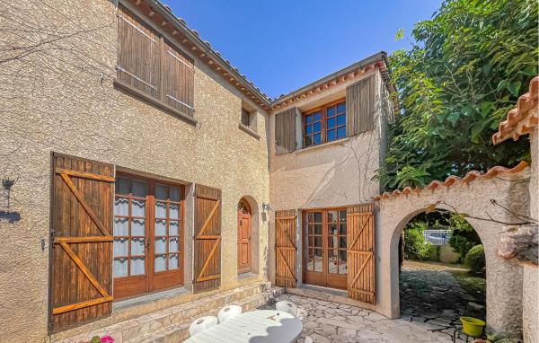 Villa Proche Cévennes, Varaa  Gard hotellit, joissa on pysäköinti, Pysäköinti
