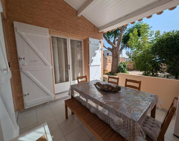 Villa d'été à la plage, Varaa  Hérault hotellit, joissa on pysäköinti, Pysäköinti