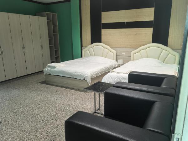 ห้องพักหนองเสือ, Varaa  Central Thailand hotellit, joissa on pysäköinti, Pysäköinti