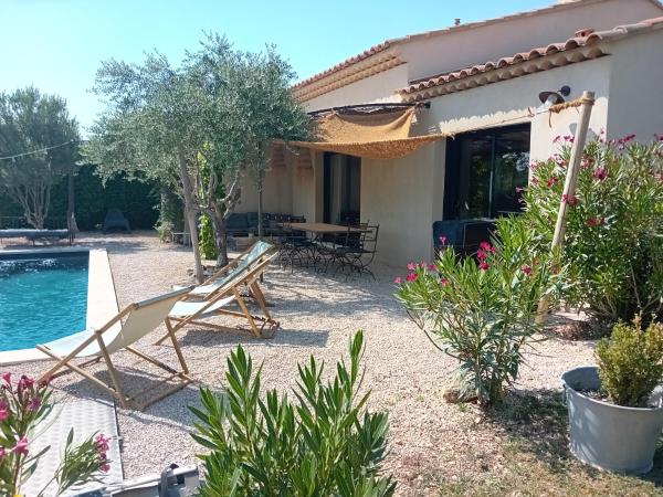 Villa de charme à Cucuron au pied du luberon, Varaa  Cucuron Luberon