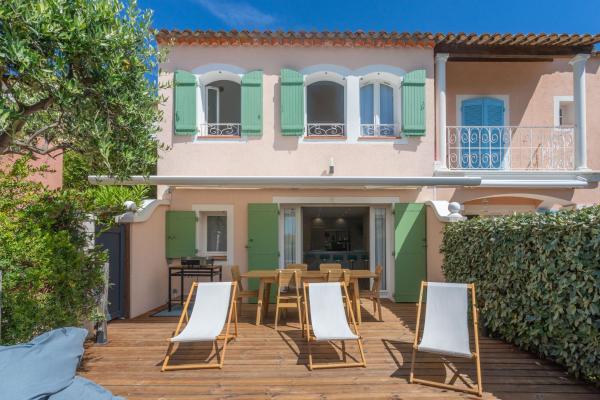 Villa Cap Esterel Vue Mer, Varaa  Saint-Raphael hotellit, joissa on uima-allas, Uima-allas