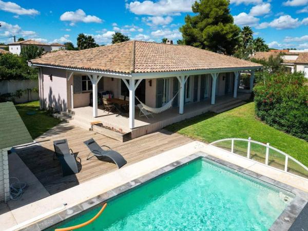 Villa spacieuse 6 pers, piscine privée et WiFi proche mer - FR-1-607-218, Varaa  Hérault hotellit, joissa on uima-allas, Uima-allas