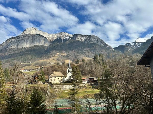 La fruiterie, Varaa  Rhône-Alps hotellit, joissa on pysäköinti, Pysäköinti