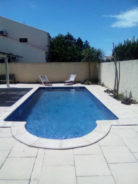 Villa Agda, Varaa  Hotellit Canal du Midi uima-altaalla, Uima-allas