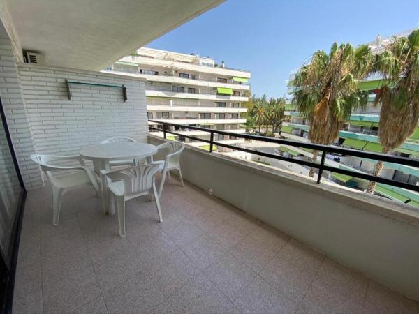 APATRAMENTO CENTRICO CERCA DE LA PLAYA, Varaa  Hotellit Tarragonès uima-altaalla, Uima-allas