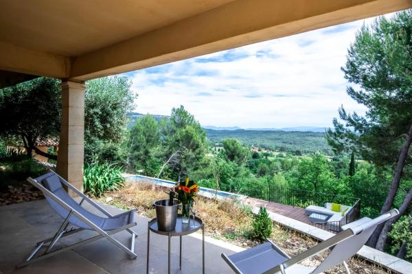 Independent Panoramic Studio with Pool - Le Tholonet, Varaa  Hotellit Carros uima-altaalla, Uima-allas