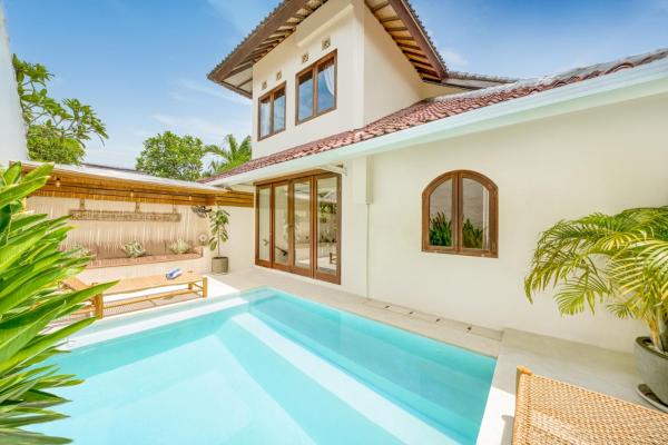 3BR Villa | Seminyak Central | 450m From Beach, Varaa  Bali hotellit, joissa on aamiainen, Aamiainen