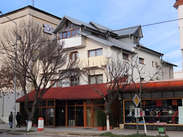 Sunrise Hotel, Varaa  Adjud 