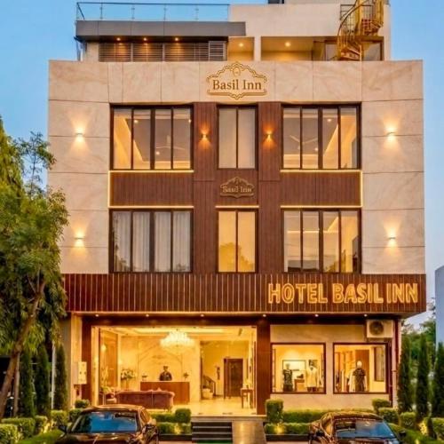 Hotel Basil Inn, Varaa  Hotellit New Delhi pysäköinnillä, Pysäköinti