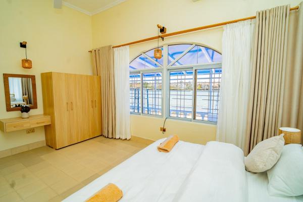 Talab Holidays, Varaa  Coast Region hotellit, joissa on uima-allas, Uima-allas