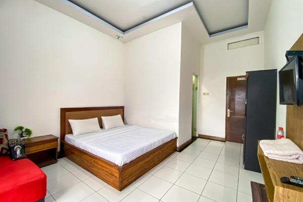 Hotel Tirta Jadi at Karangkobar Banjarnegara Mitra RedDoorz, Varaa  Karangkobar Central Java