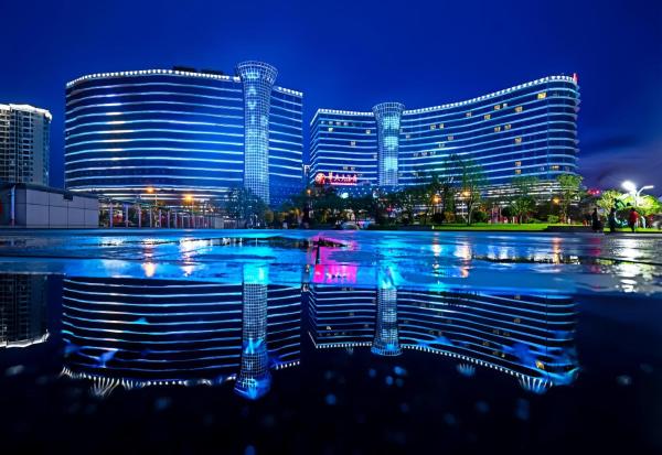 King Maker Grand Hotel-At the Gate of Tianmen Peak Cableway, Varaa  Hunan SPA-hotellit, SPA