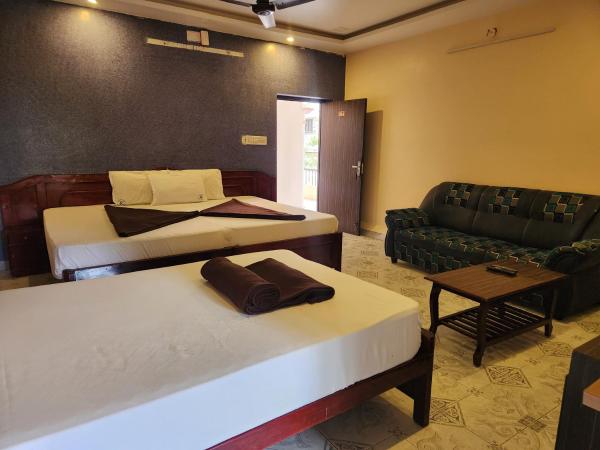 SKTs Wisteria Inn, Varaa  Yercaud Tamil Nadu