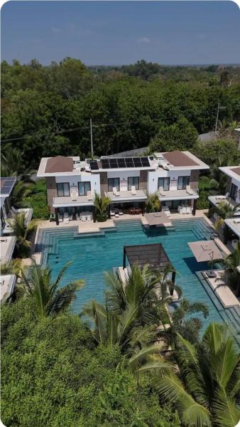 Monterrico Villa salida a Piscina y Jardin, Varaa  Monterrico Santa Rosa