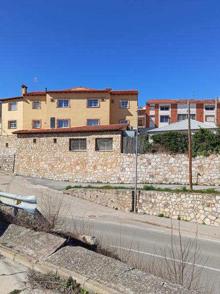 La murallita de Aroa, Varaa   