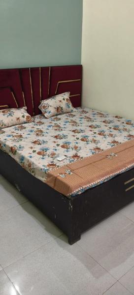 Yamuna Kunj Homestay, Varaa  Nagar hotellit, joissa on pysäköinti, Pysäköinti