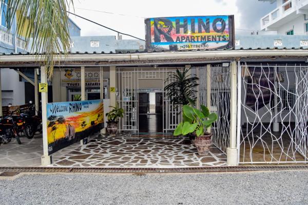 Rhino Apartments, Varaa Huoneisto Hotellit Coast Region uima-altaalla, Uima-allas