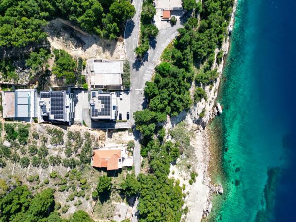 Apartmani Brela 15 luxury, Varaa  Split-Dalmatia hotellit, joissa on uima-allas, Uima-allas
