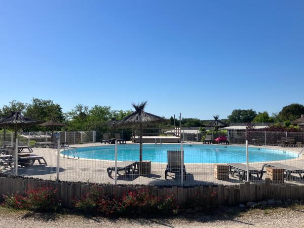Camping familial 3 Etoiles avec piscine Carrefour de lArdèche, Varaa  Saint-Remeze Ardèche