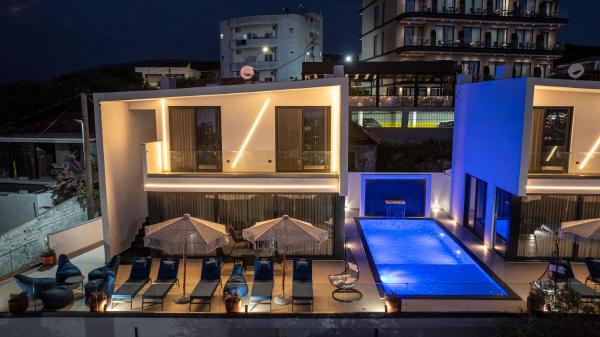 Luxury Villas Angela, Varaa  Hotellit Vlorë County uima-altaalla, Uima-allas