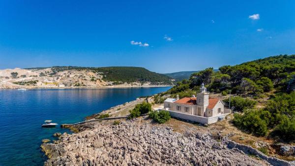 Phenomenal Pucisca Villa Lighthouse St Nicholas 2 Bedrooms Floor Heating, Varaa  Pucisca Brac