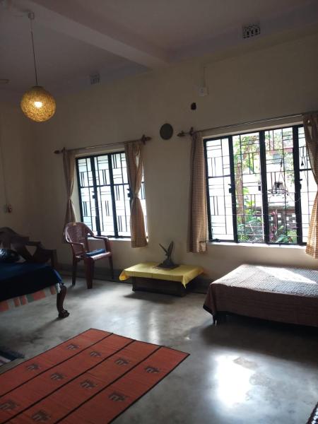 RNR Homestay Santiniketan, Varaa  West Bengal hotellit, joissa on pysäköinti, Pysäköinti