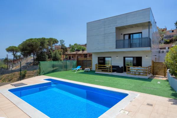 Hauzify I Villa Velaz, Varaa  Fogars de la Selva Barcelona Province