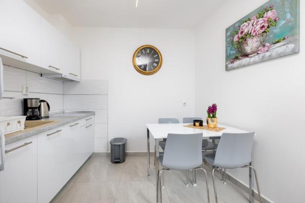 Apartments Tea, Varaa Huoneisto Malinska 