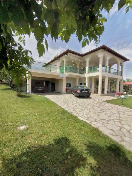 Villa Jenny, Varaa  Hotellit Thessalia pysäköinnillä, Pysäköinti