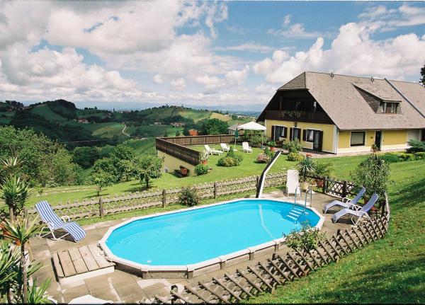 Weingut Lambauer, Varaa  Hotellit Southern Styria uima-altaalla, Uima-allas
