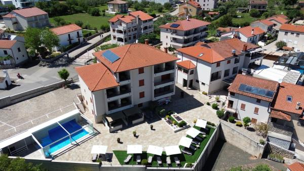 Villa Aria 1, Varaa  Hotellit Kvarner Islands uima-altaalla, Uima-allas
