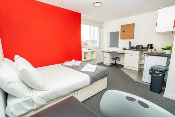 Spacious & Bright Central Coventry Budget Studio, Varaa  Coventry West Midlands