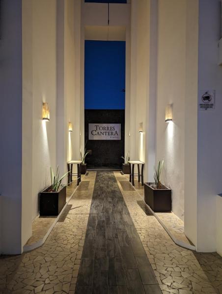 180 degree Ocean Front Condo La Paz, Varaa  Hotellit Baja California Sur uima-altaalla, Uima-allas