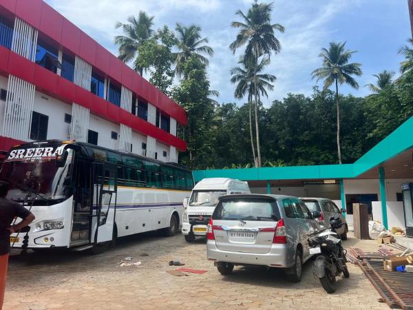 H I lodge and Dormitory, Varaa  Kelakam New Delhi