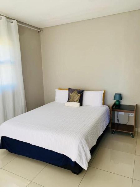 Logo Luxury Guesthouse, Varaa  Khomas hotellit, joissa on uima-allas, Uima-allas