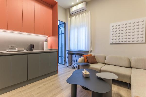 Maison Coral 2BR Apartment In Mar Mikhael, Varaa Huoneisto Beirut 