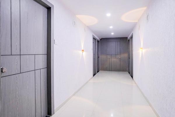 Hotel O 7 Square Hotel, Varaa  Rānder Gujarat