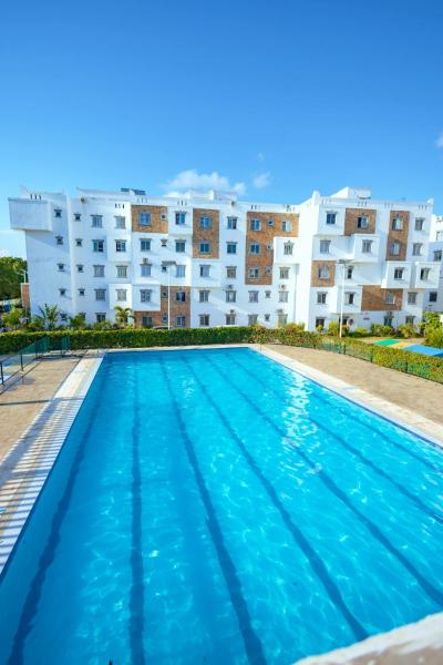 Mombasa One, Two & Three Bedroom BnB, Buxton Point Apartments - Haven & Harmony Hosts, Varaa Huoneisto Coast Region hotellit, joissa on uima-allas, Uima-allas