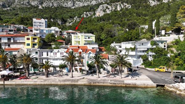 Apartmani Živogošće 2, Varaa  Split-Dalmatia hotellit, joissa on pysäköinti, Pysäköinti