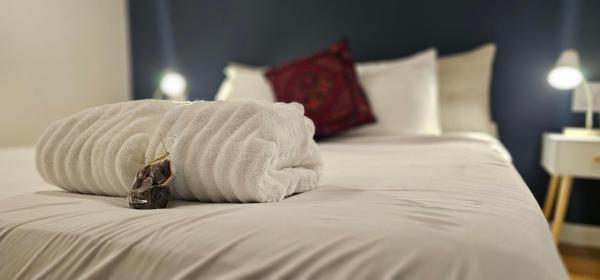 Hibiscus Suite - Private Studio Apartment in Rhinebeck Village, Varaa Huoneisto Rhinebeck 