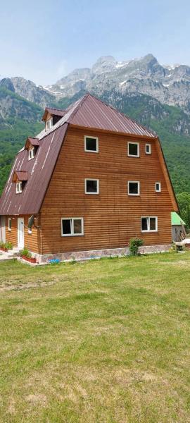 Bujtina ZEMRA TRADITES, Varaa  Theth Shkoder County